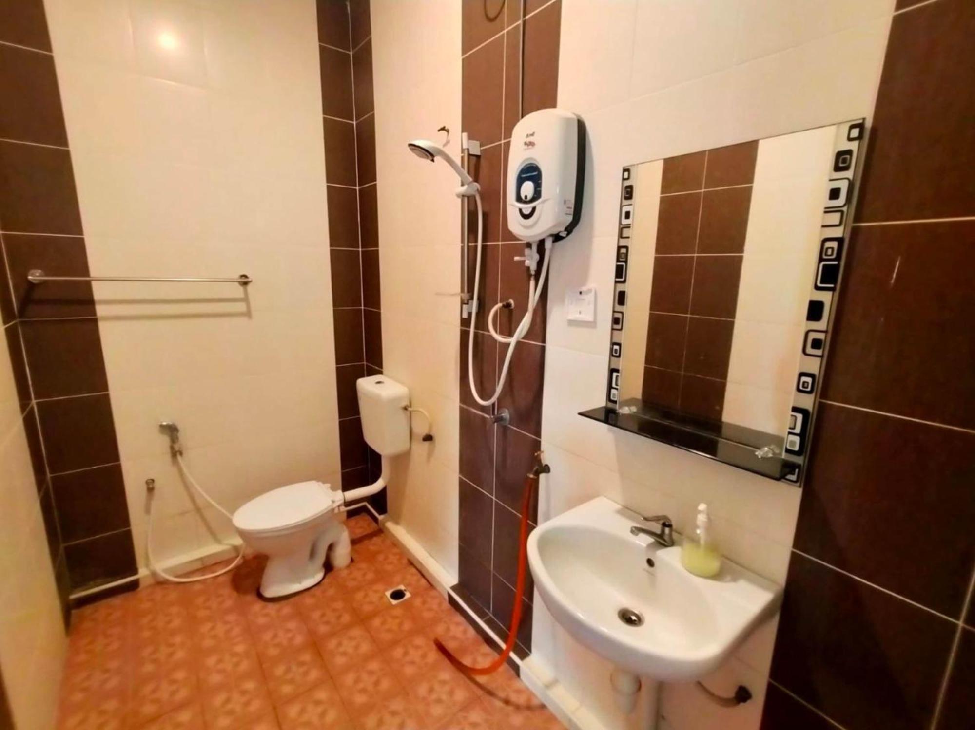 Capital O 91118 Chalet Seri Idaman Bayan Lepas Bagian luar foto